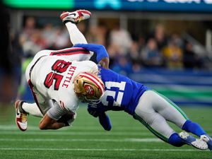 Supporting image for story: San Francisco 49ers hold off Seattle Seahawks fightback