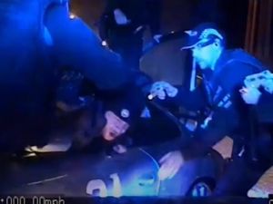 Supporting image for story: Dramatic footage shows Porsche 911 GTS thief tasered at wheel and dragged from car