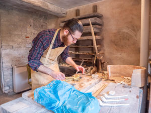Supporting image for story: Telford craftsman, 24, among last clay pipe-makers in Britain 
