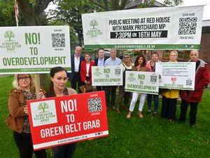 Supporting image for story: Watch: Hundreds of residents gather at meeting to voice opposition on planned 800-home development 