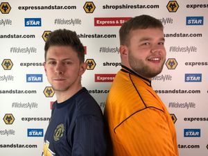 Supporting image for story: Wolves vs Manchester United: FA Cup fan battle - WATCH 