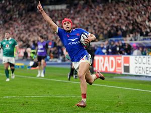 Supporting image for story: France open Six Nations with statement victory against Ireland