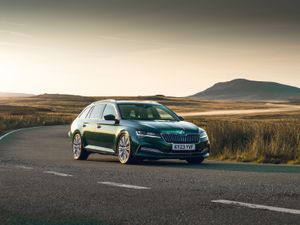 Supporting image for story: Skoda celebrates outgoing third-generation Superb with 470bhp ‘Sleeper Edition’