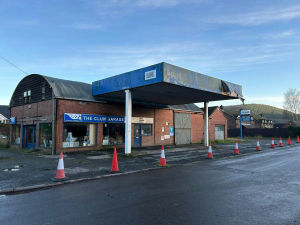 Clun Garage. Photo: Zoopla/Halls Commercial