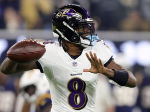 Supporting image for story: Baltimore Ravens hold off Los Angeles Chargers 30-23
