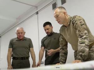 Supporting image for story: Zelensky visits border for first time since Ukrainian forces entered Kursk