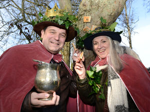 Supporting image for story: Hundreds turn out at winter wassail in Kidderminster