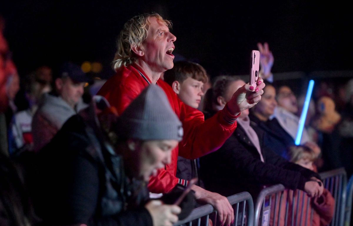 16 dazzling photos as crowds flock to Wolverhamptons big fireworks night