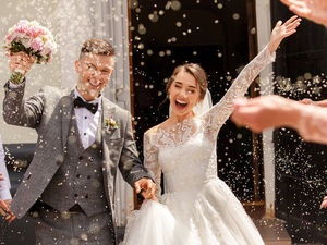 Supporting image for story: Couples say 'eye do' as laser eye surgery becomes UK's must-have wedding prep