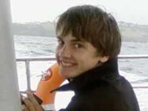 Supporting image for story: Girlfriend's tribute to Oz crash victim