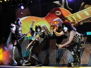 Supporting image for story: Kiss go Boom at the LG Arena