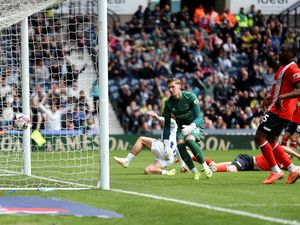 EDITORIAL USE ONLY. No use with unauthorized audio, video, data, fixture lists, club/league logos or 'live' services. Online in-match use limited to 120 images, no video emulation. No use in betting, games or single club/league/player publications