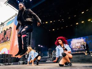 Supporting image for story: V Festival 2017: Jason Derulo - review