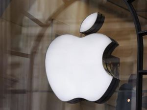 Supporting image for story: Apple contractors hear some user interactions with Siri