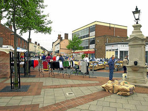 Supporting image for story: Telford MP David Wright presents Dawley street market petition in Commons