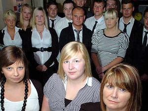Supporting image for story: Mourners on way to Chelsea Hyndman's funeral
