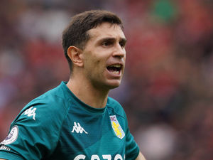 Supporting image for story: Aston Villa's Emi Martinez facing 7,000-mile dash for Wolves clash