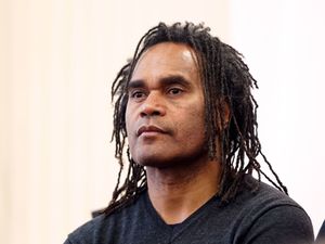 Supporting image for story: Ex-France footballer Karembeu says two of his relatives killed in New Caledonia