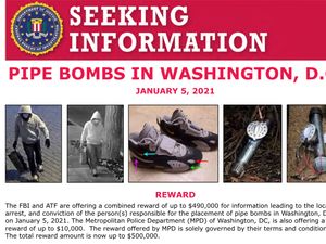 Supporting image for story: Man arrested in connection with pipe bombs placed before US Capitol riot