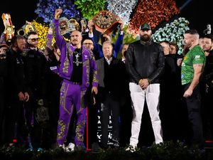 Supporting image for story: Frank Warren predicts Tyson Fury will beat Oleksandr Usyk ‘inside the distance’