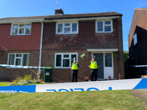 Supporting image for story: Oldbury murder: Man in 40s and two teenage boys quizzed by police over fatal stabbing of 13-year-old