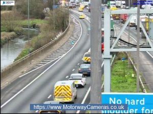 Supporting image for story: 'Expect delays': Stranded lorry blocks M6 live lane in the Black Country