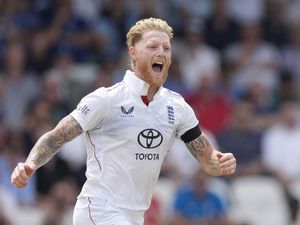 Supporting image for story: Late wickets rescue England after inserting India to bat at Headingley