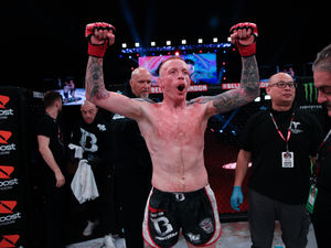 Supporting image for story: Southpaw helping MMA star Tim Wilde stay in shape