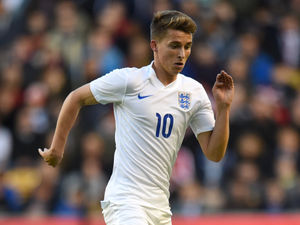 Supporting image for story: Aston Villa snag Swansea midfielder Tom Carroll in last-gasp signing