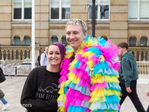 Supporting image for story: 10 celebrities who support the Baggies, including a boxer, tennis champion and four-time BAFTA winner
