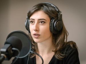 Supporting image for story: Italian journalist detained by police while reporting in Iran