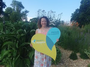 Supporting image for story: Shropshire cancer survivor to run London Marathon in memory of sister who died aged 52