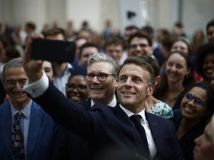 Supporting image for story: Starmer and Macron to hammer out migrants deal in crunch summit