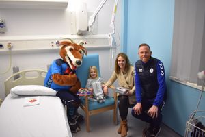 Bobby the Buck and Gavin Cowan with Ella and her mother Kathryn Tolley