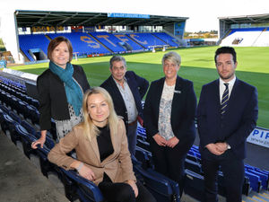 Supporting image for story: Hundreds turn out for chamber expo