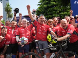 Supporting image for story: Celebrities and rugby stars complete cycle for MND research in Dublin