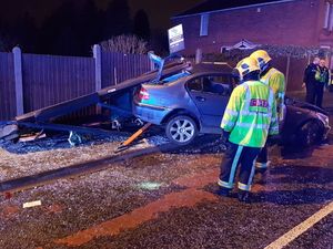 Supporting image for story: Car smashes into bus stop in West Bromwich