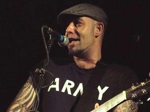 Supporting image for story: WATCH: Comedian Jonny Cole prepares to wrestle with World Female Wrestling Champion, Alpha Female