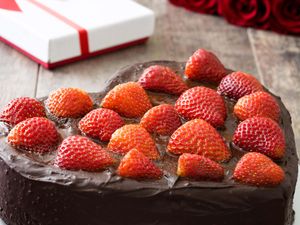 Supporting image for story: Three quarters of Britons would rather stay home on Valentine’s Day – poll