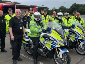 Supporting image for story: Cars stopped and arrests made in special police operation