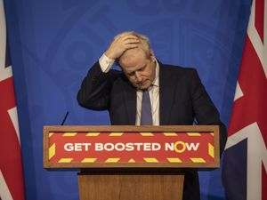 Supporting image for story: Boris Johnson faces scrutiny over plan to ‘ride out’ Omicron without fresh rules