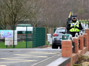 Supporting image for story: Dudley school closes as army bomb disposal experts examine 'suspicious items'