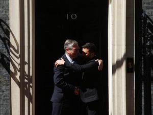 Supporting image for story: Zelensky welcomed to No 10 for meeting with Starmer ahead of Nato summit