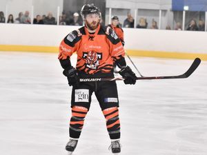 Supporting image for story: Telford Tigers tame Nottingham Lions with 9-1 victory