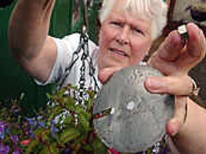 Supporting image for story: Couple beat the basket thieves