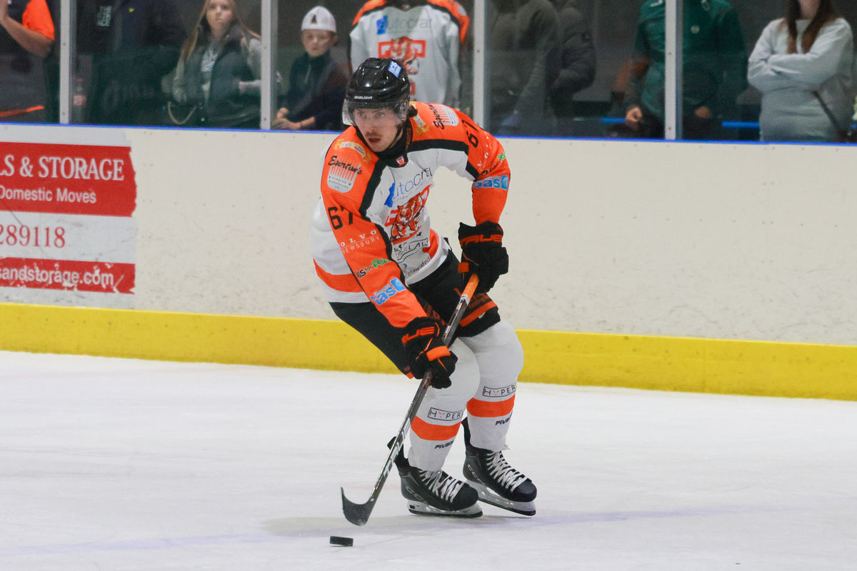 Telford Tigers lose ground in NIHL after shipping six in Hull Seahawks defeat