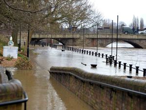 Supporting image for story: WATCH: Bridgnorth left under water by River Severn flooding 