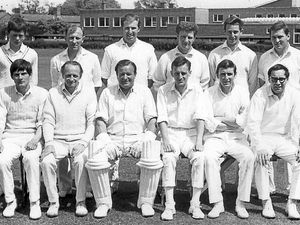 Supporting image for story: Colin Wright was a legend on and off the cricket pitch