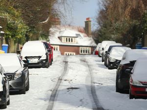 Supporting image for story: How can cold weather affect my car?