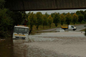 Supporting image for story: Shropshire faces more floods as clean-up starts